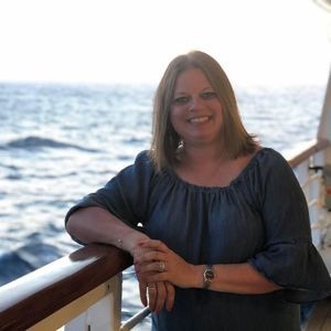 Meet your Posher, Hilary